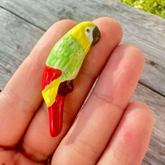 Vintage Jeweley Parrot Brooch Macaw Brooch Tropical Bird Pin - Picture 1 of 2